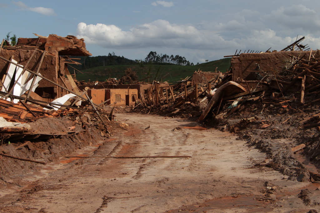 Mariana vira palco de debate sobre catástrofes que não acabam