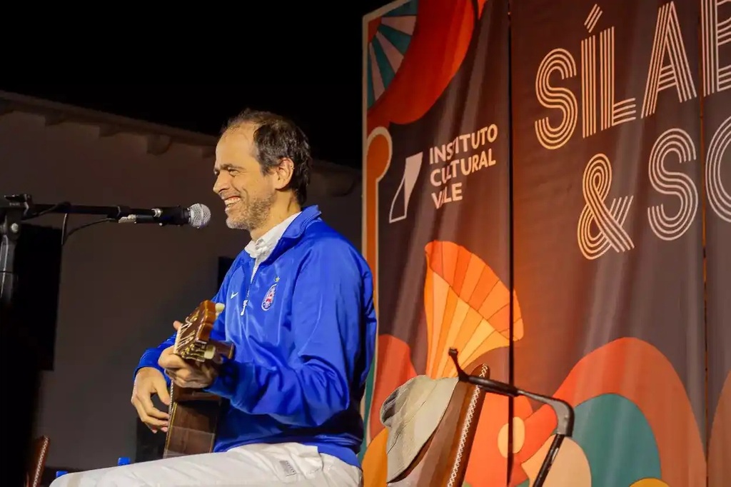 Música e afeto marcam encontro com Moreno Veloso