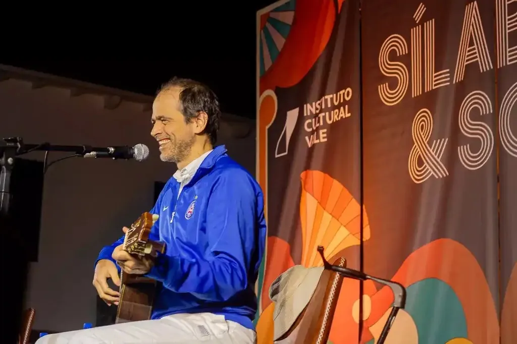 Música e afeto marcam encontro com Moreno Veloso