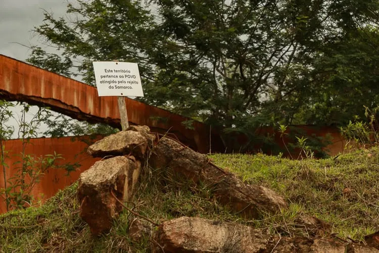 5 anos de re-existência: ainda sem casa, grupo busca ressignificar o Bento Rodrigues atingido pela lama da Samarco