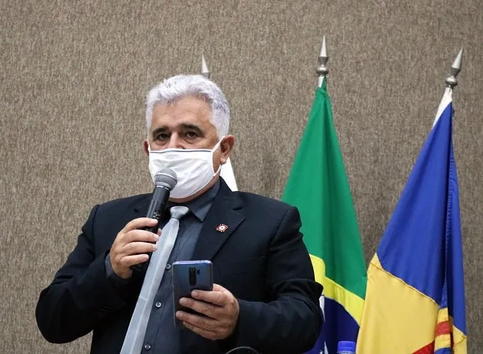 Orlando Caldeira e vereadores tomam posse em Itabirito