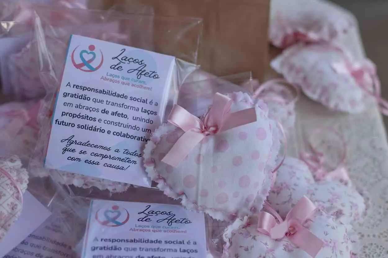 Laços de Afeto: Artesanato usado como cuidado contra o câncer