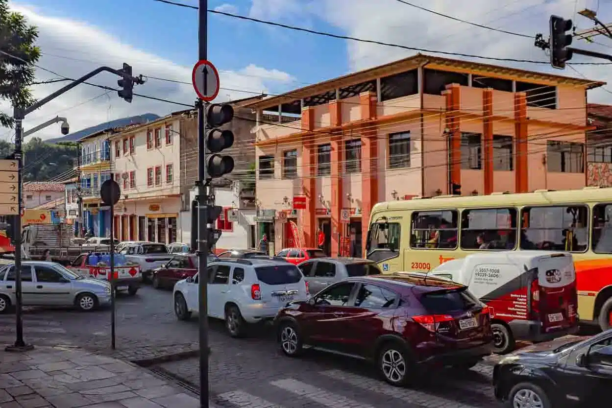 Trânsito de Mariana sofre alterações em função do Dia de Minas