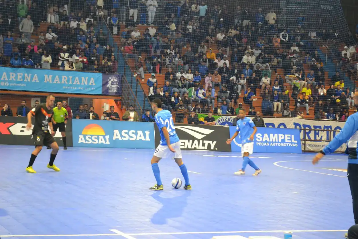 Cruzeiro vence Sapezal e fica a 4 pontos da classificação