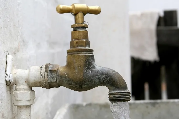 Saneouro comunica corte de água para quem impediu hidrometração em Ouro Preto