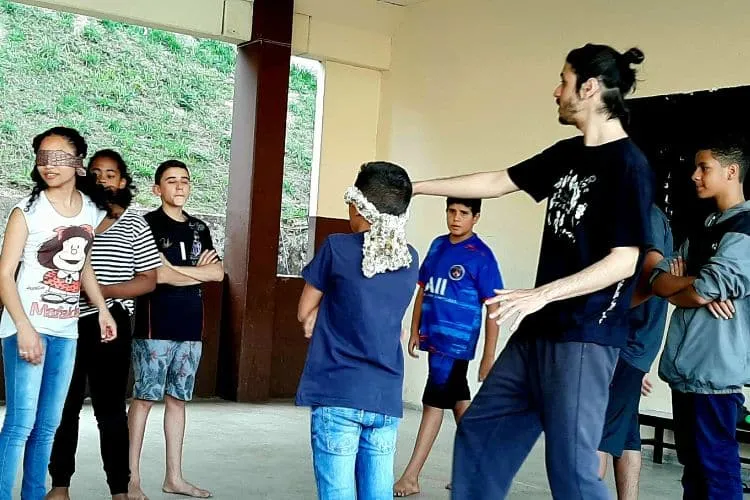 Falta de divulgação leva à baixa adesão em oficina do Festival de Inverno de Mariana, no bairro Cabanas