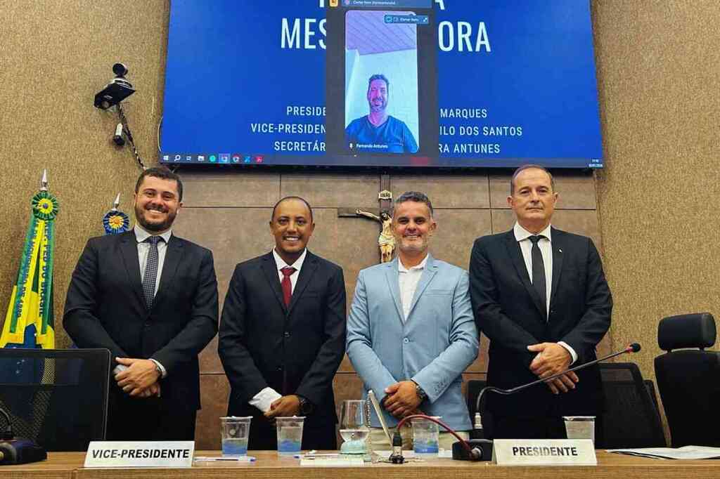 Nova Mesa Diretora é empossada na Câmara de Itabirito