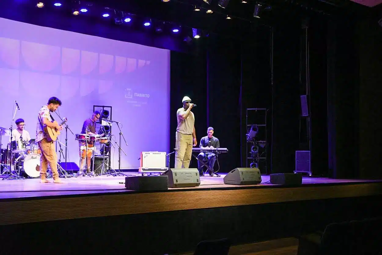 Musa imaginária inspira vencedora do Festival de Itabirito