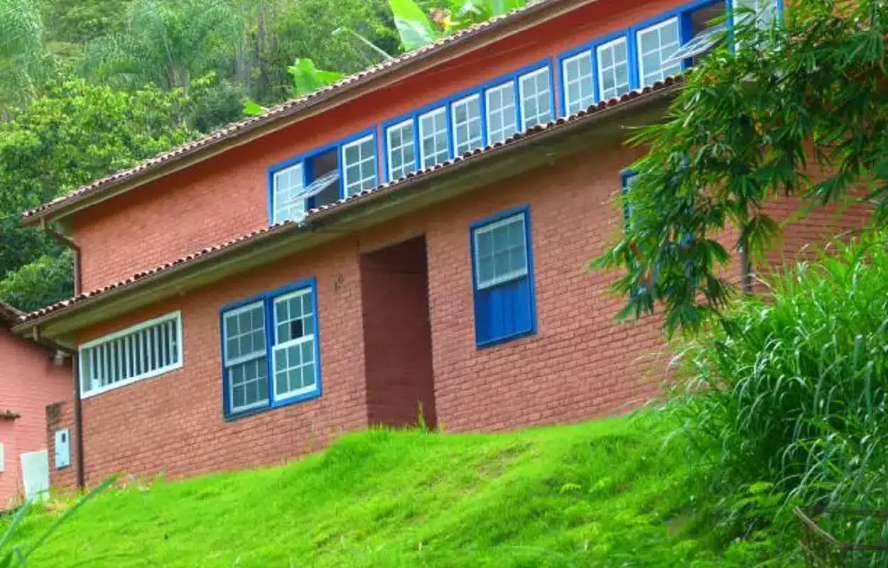 Após invasão e furto, integrantes de moradias estudantis da UFOP, em Mariana, relatam medo e cobram medidas da universidade