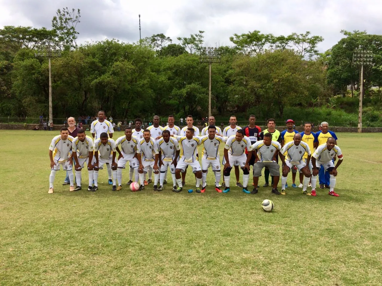 Atletas e Comissão Técnica do Colômbia Esporte Clube, vice-campeã da 2ª divisão de 2019 - Foto: Lucas Santos/Agência Primaz