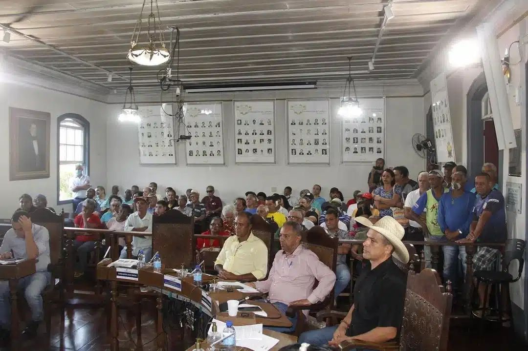 Câmara mantém trancamento da pauta e envia ofício à Prefeitura