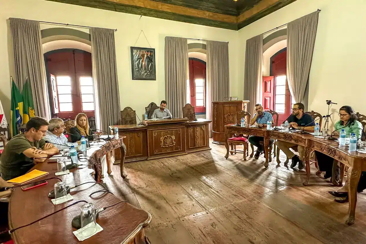 Câmara discute planejamento habitacional com mineradoras