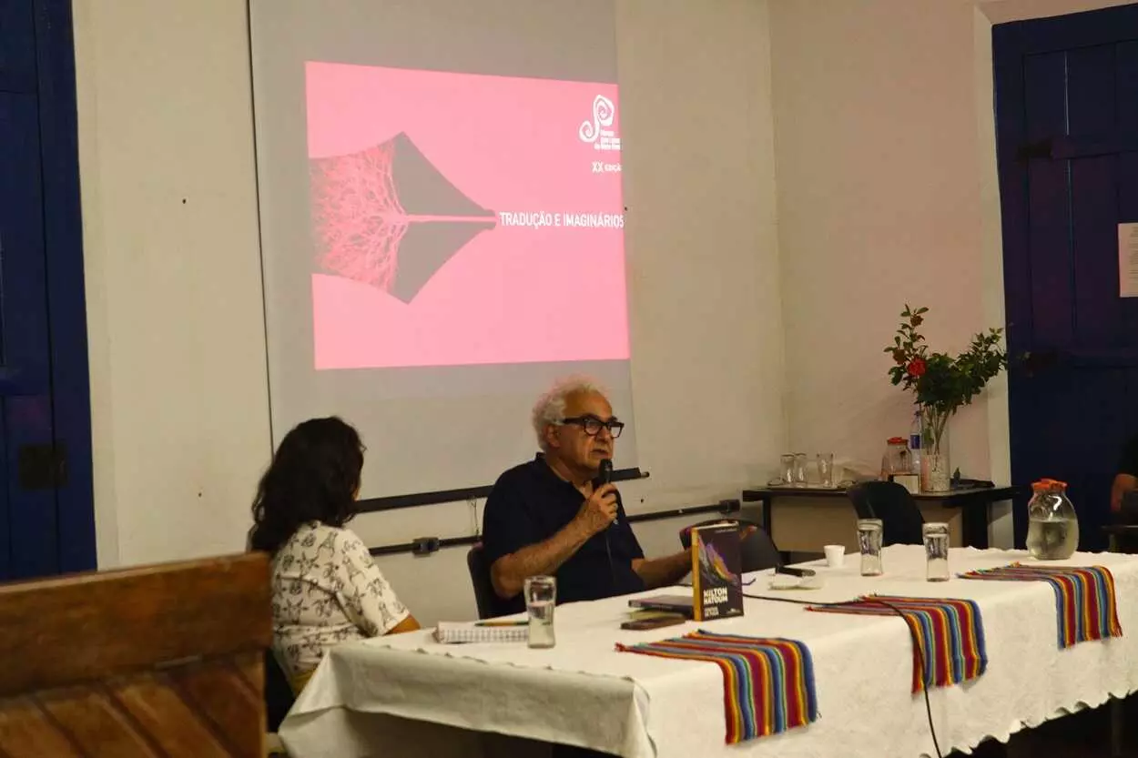 Milton Hatoum participa de palestra durante o Fórum das Letras