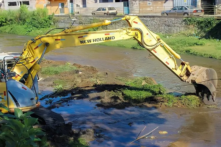 Relatório e depoimento apontam irregularidades em obras e contratações ilícitas por construtoras em Mariana