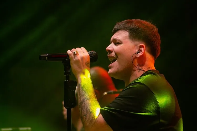 “Estou morrendo de medo”, diz Ferrugem sobre tocar no Rock in Rio