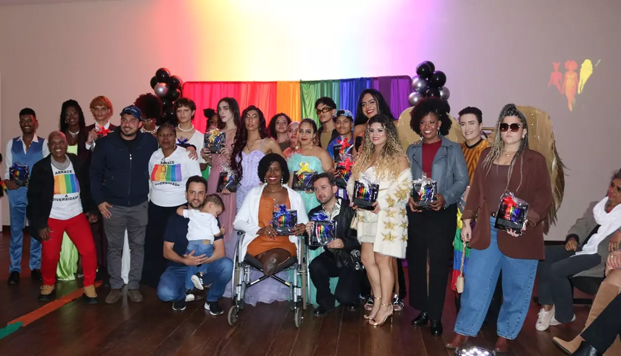 Mães da (R)existência promove desfile da diversidade em Mariana