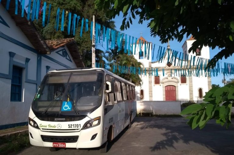 Gratuidade dos ônibus foi mantida apenas para idosos com mais de 65 anos.