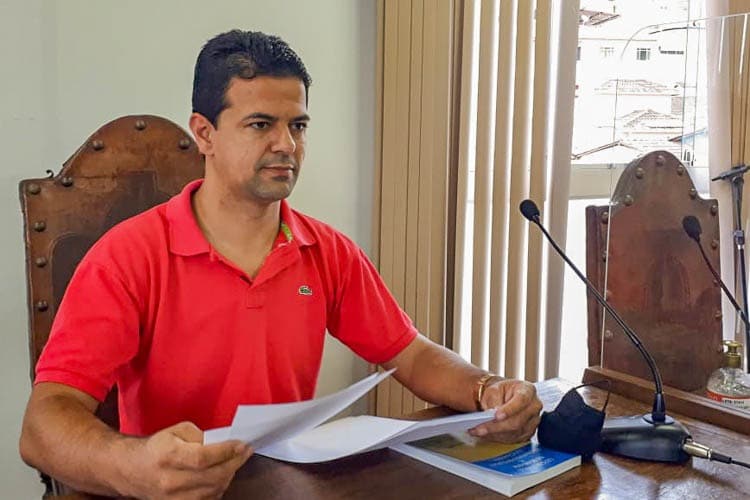 Manoel Douglas diz que relatório será finalizado hoje (16) e busca apoio dos colegas para instaurar CPI. Foto: Marcelo Sena/Agência Primaz