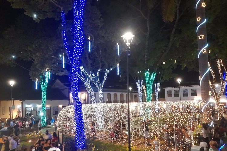 Natal de luz, em Mariana, tem atrações para crianças de todas as idades -  Gerais - Estado de Minas