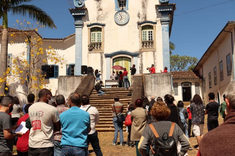 Leitura de Carta em Defesa da Democracia mobiliza acadêmicos de Mariana no Dia do Estudante