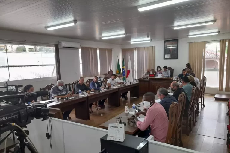 Plenário da Câmara de Mariana, durante sessão de votação da nova Mesa Diretora