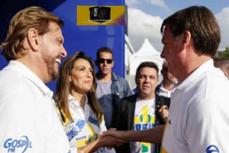 Bolsonaro cumprimenta simpatizantes durante Marcha para Jesus