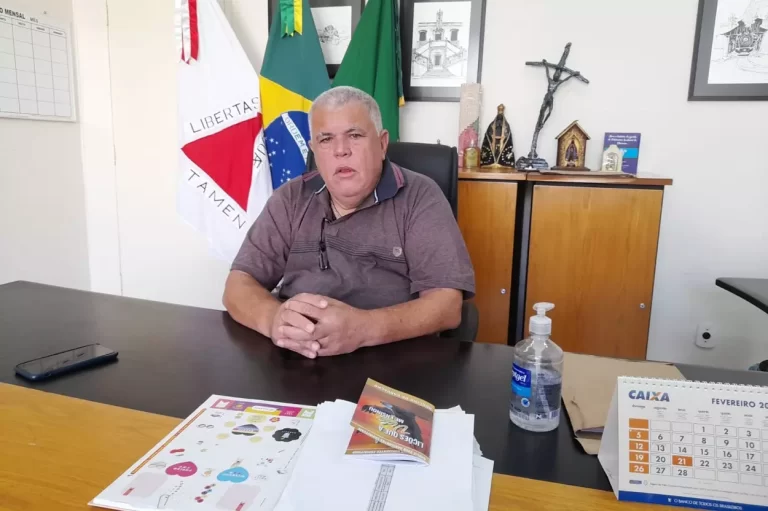 Terceiro prefeito interino de Mariana, desde janeiro de 2021, Edson Agostinho concedeu entrevista à Agência Primaz, em seu gabinete na Prefeitura de Mariana