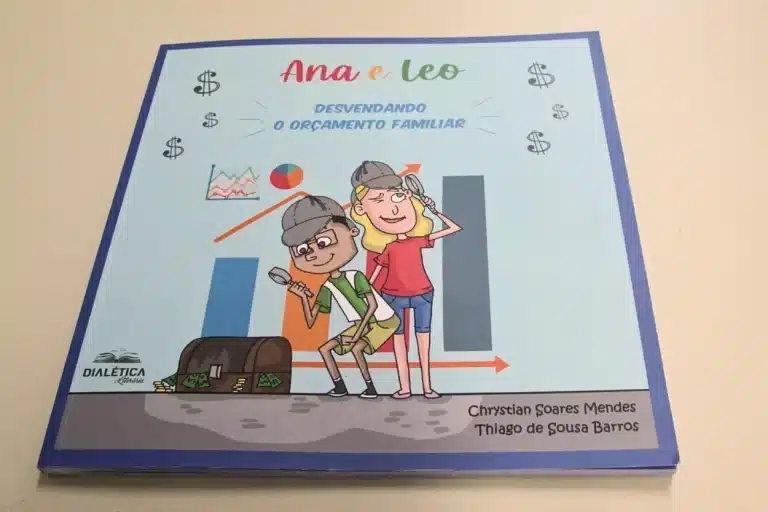 Capa do livro infantil "Ana e Leo..." lançado pelos professores Thiago Barros e Chrystian Mendes