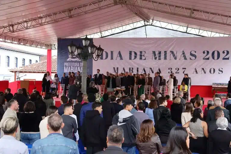 Autoridades, homenageados e convidados ocuparam posição de destaque nas comemorações do Dia de Minas