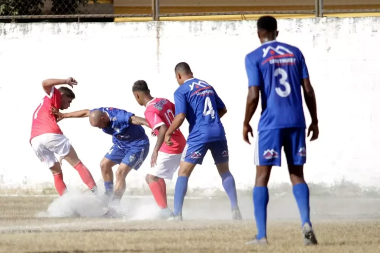 Campo ruim prejudicou o futebol no clássico da segunda rodada, disputado por Olimpic e São Caetanense