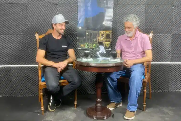 Lucas Fonda e Luiz Loureiro, durante a gravação da Entrevista Primaz