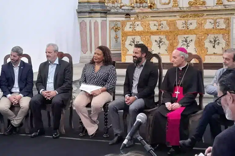 Margareth Menezes, ministra da Cultura, foi a principal convidada para o evento de reabertura de igreja e inauguração do Museu de Mariana