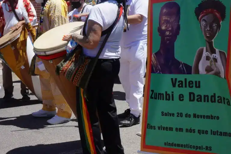 Manifestação cultural do Dia da Consciência Negra, comemorado em 20 de novembro, com homenagem ao casal Zumbi e Dandara dos Palmares