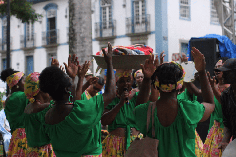 As Nicolinas” foi um dos grupos tradicionais a se apresentarem - Foto: Marina no Novembro Negro