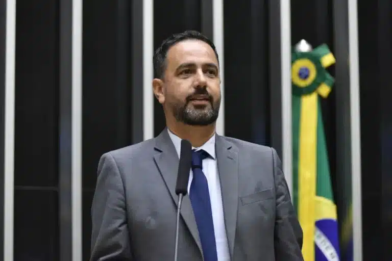 Duarte Jr. tomou posse como deputado federal nessa terça-feira (27)