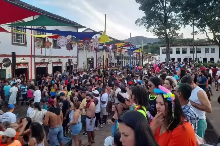 Sem a participação de escolas de samba, a grande atração do Carnaval 2023 foi o Zé Pereira da Chácara