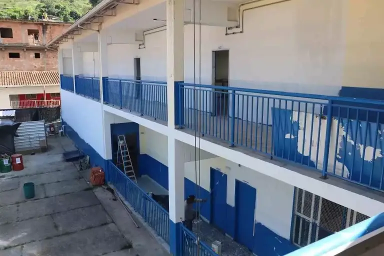 Pintura, troca de pisos e manutenção das redes elétrica e hidráulica foram as intervenções mais frequentes nas escolas reformadas