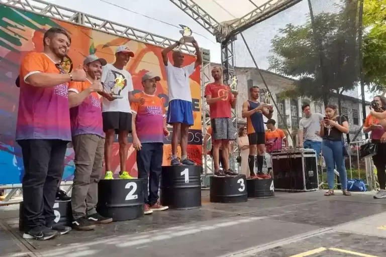 Vice-campeão nas duas edições anteriores, Gilberto Lopes alcança, pela primeira vez, o lugar mais alto do pódio na 39ª edição da Corrida da Ressaca