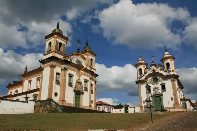 O Conselho Municipal de Turismo (COMTUR) de Mariana foi reestruturado em 2021 por meio da Lei n° 3.520