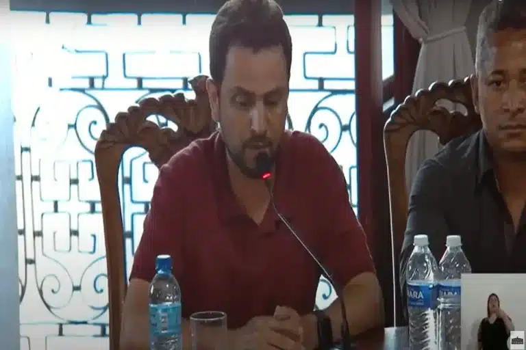 O vereador Juliano Duarte durante a 30º Reunião Ordinária da Câmara Municipal de Mariana.