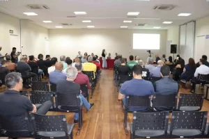 Audiência contou com a participação de representantes do Executivo e/ou Legislativo de cinco cidades envolvidas no processo de concessão da BR-356