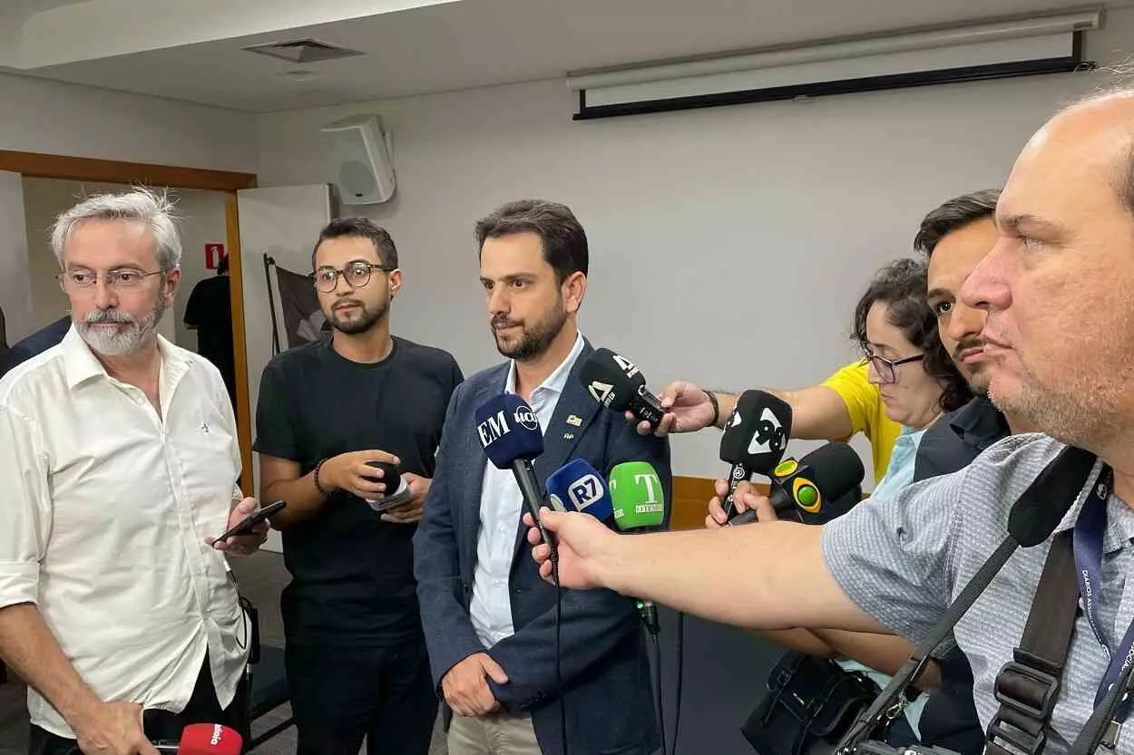 Entrevista coletiva foi realizada em um hotel localizado no bairro da Serra, Belo Horizonte, na manhã desta sexta-feira (28)