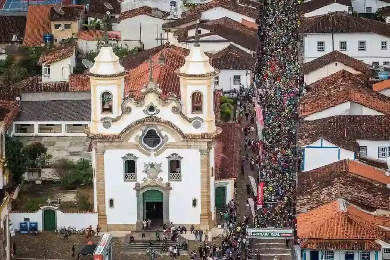 A estrutura da Avelar Sports está montada novamente no Centro Histórico e todas as largadas do final de semana irão acontecer na Praça Minas Gerais